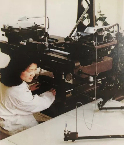 上世紀(jì)八十年代，技術(shù)人員利用傳統(tǒng)模擬測繪設(shè)備制圖