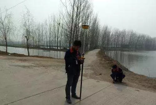 RTK測(cè)量我們用網(wǎng)絡(luò)/cors還是用電臺(tái)?要根據(jù)實(shí)際情況